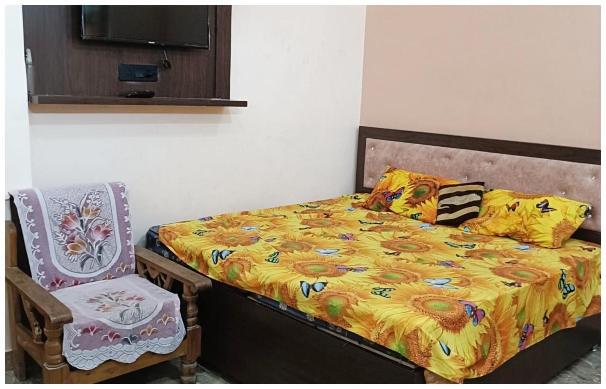 Hotel Aparna Grand Near Ram Janam Bhoomi And Temple - Fully Air Conditioned - Free Wifi Available - Best Budget Hotel In Ayodhya Zewnętrze zdjęcie