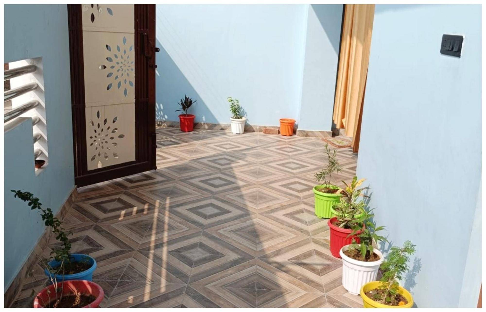 Hotel Aparna Grand Near Ram Janam Bhoomi And Temple - Fully Air Conditioned - Free Wifi Available - Best Budget Hotel In Ayodhya Zewnętrze zdjęcie